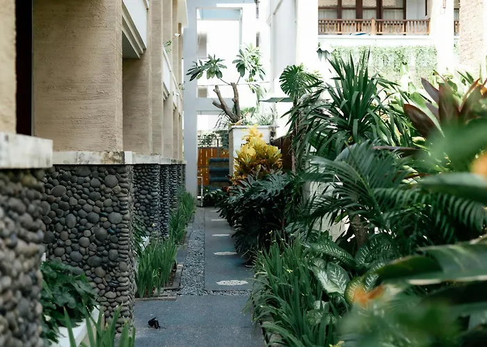 Fourteen Roses BeachBoutique Hotel